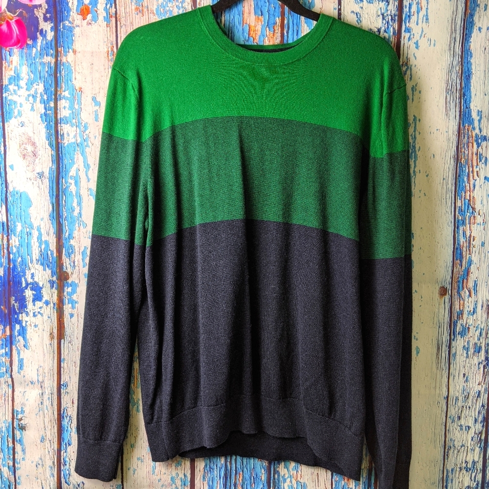 Banana republic sweater size L